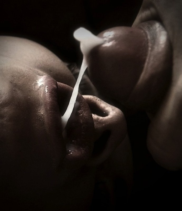 Черно белый Миньет красивый