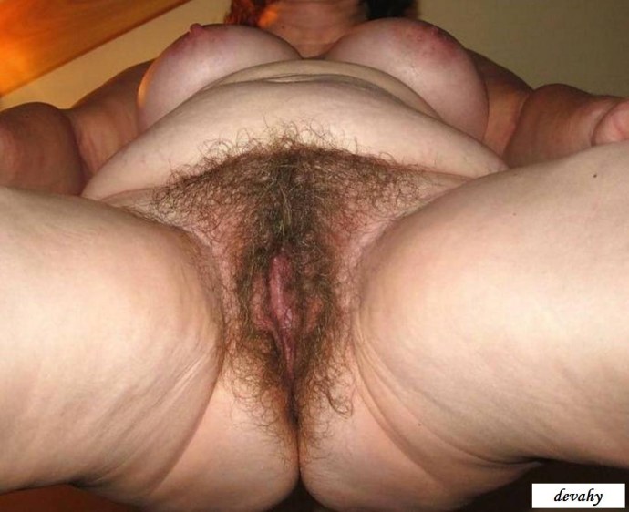 Толстая волосатая в трусах