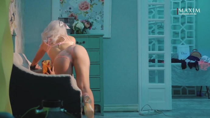 Трах Насти Ивлеевой в попу