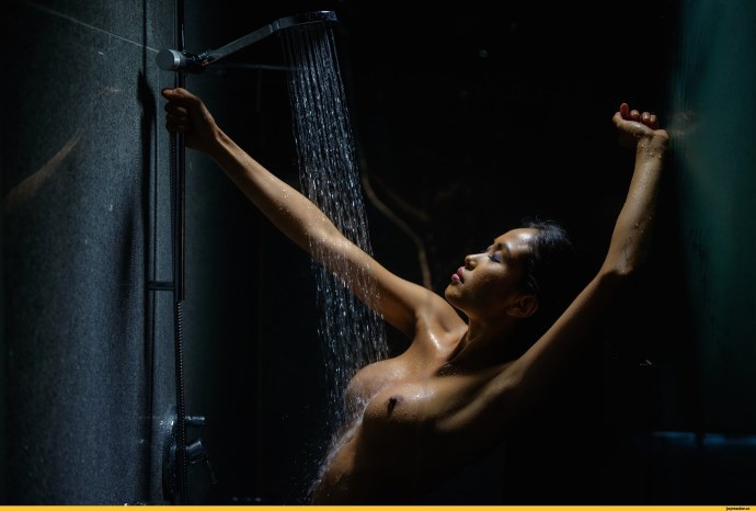 Эротическая фотосессия в душе