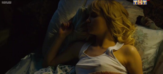 Кристен Стюарт грудь 2021