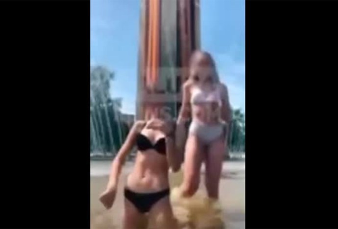 Девочка разделась за лайки