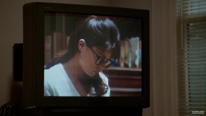 Поцелуй двух девушек взасос