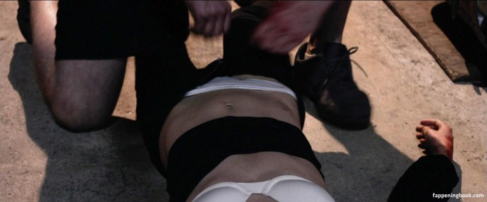 Сара Элизабет Батлер голая