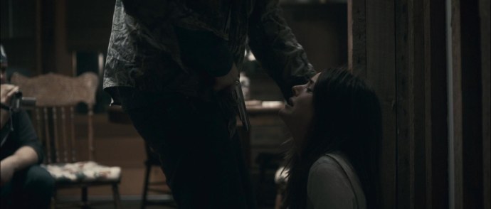 Сара Батлер сцена насилия