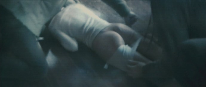 Сара Батлер насилие гифки