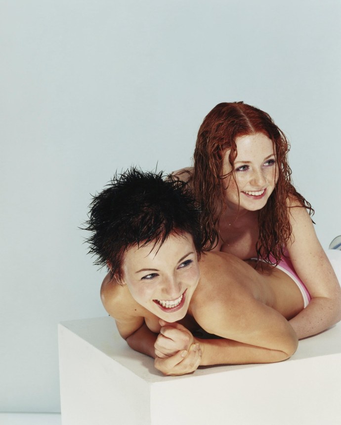 Голые участницы группы тату