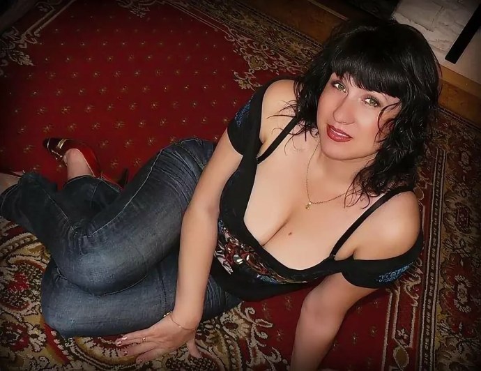 Зрелая брюнетка частное