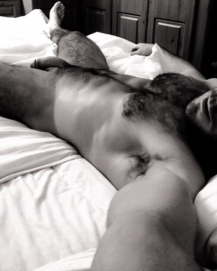 Порно. Мужчины с мужчинами спят