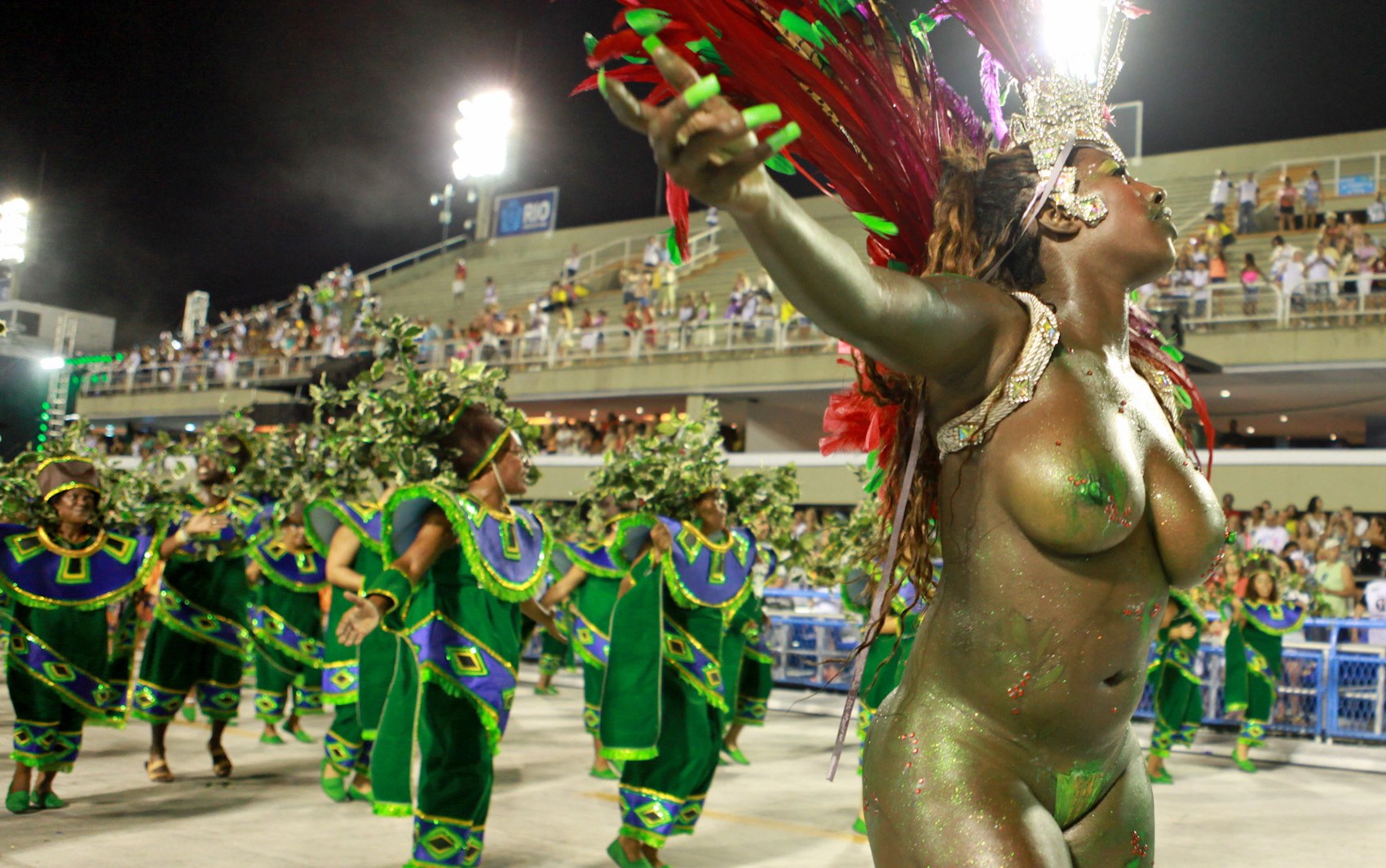 фото голая карнавал в бразилия фото 18