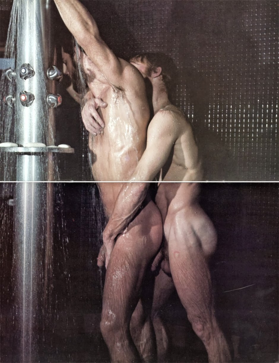 голые парни геи моются в душе фото 75