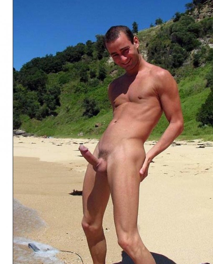 парни на пляже с голыми членами (120) фото