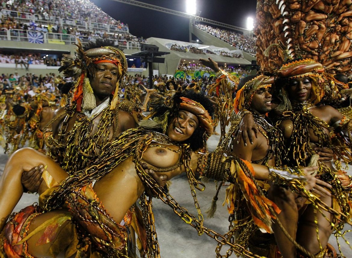 фото голая карнавал в бразилия фото 41