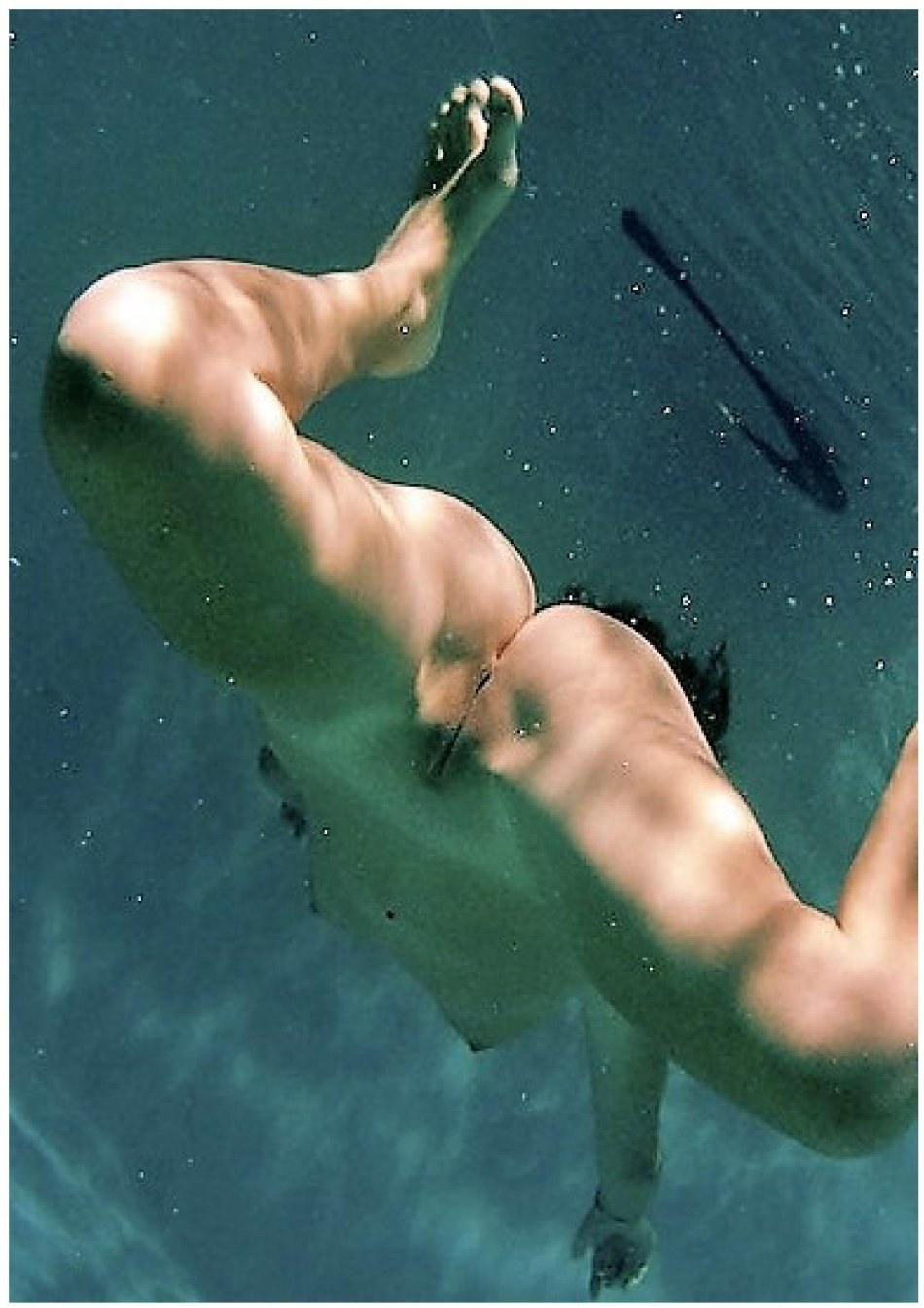 голые члены под водой фото 51