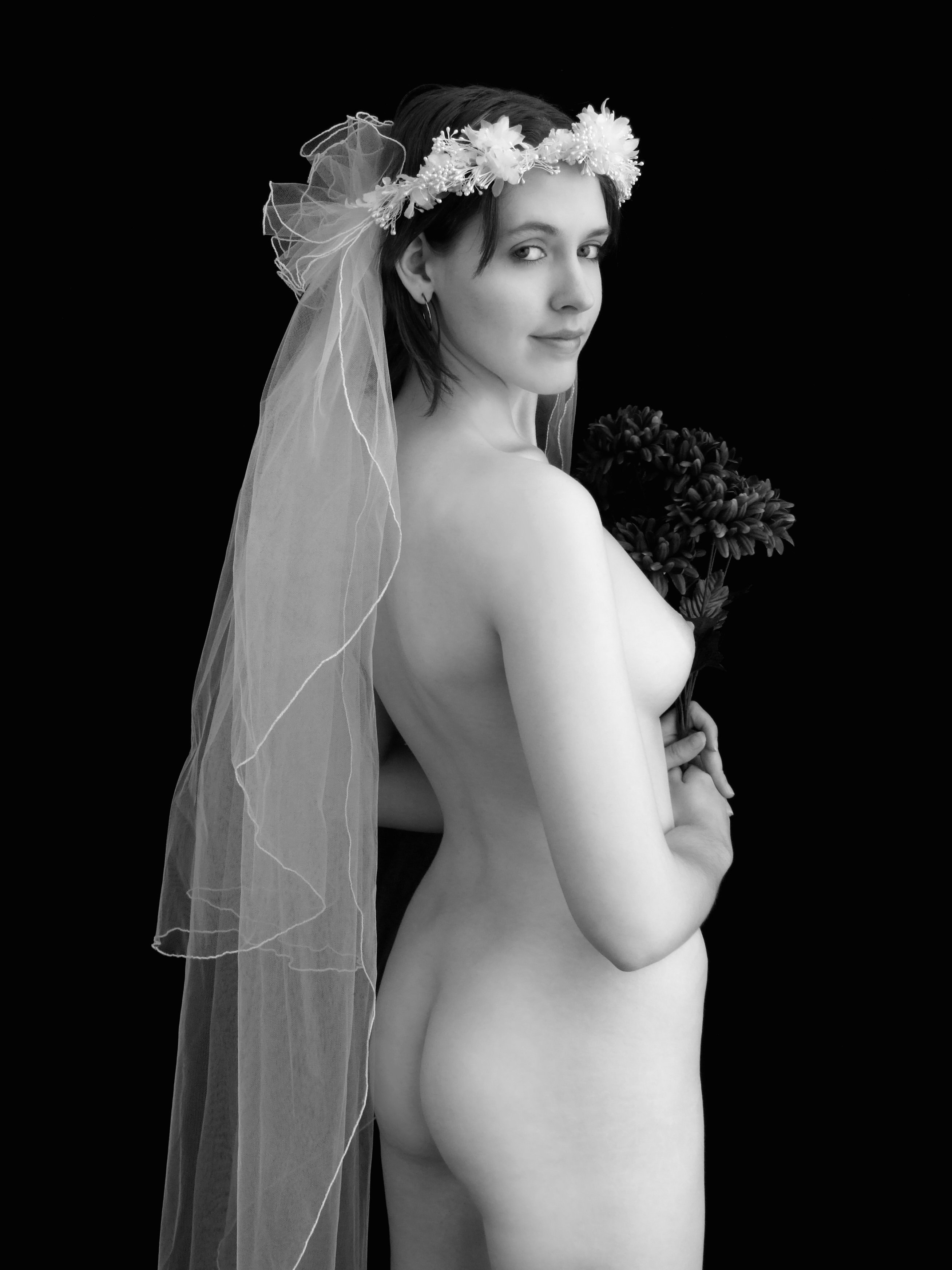 в платье невесты фото голая фото 76