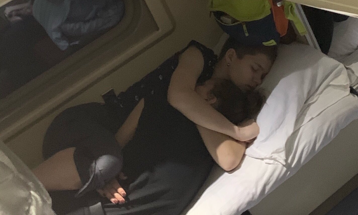 порно в поезде молодой пары фото 62
