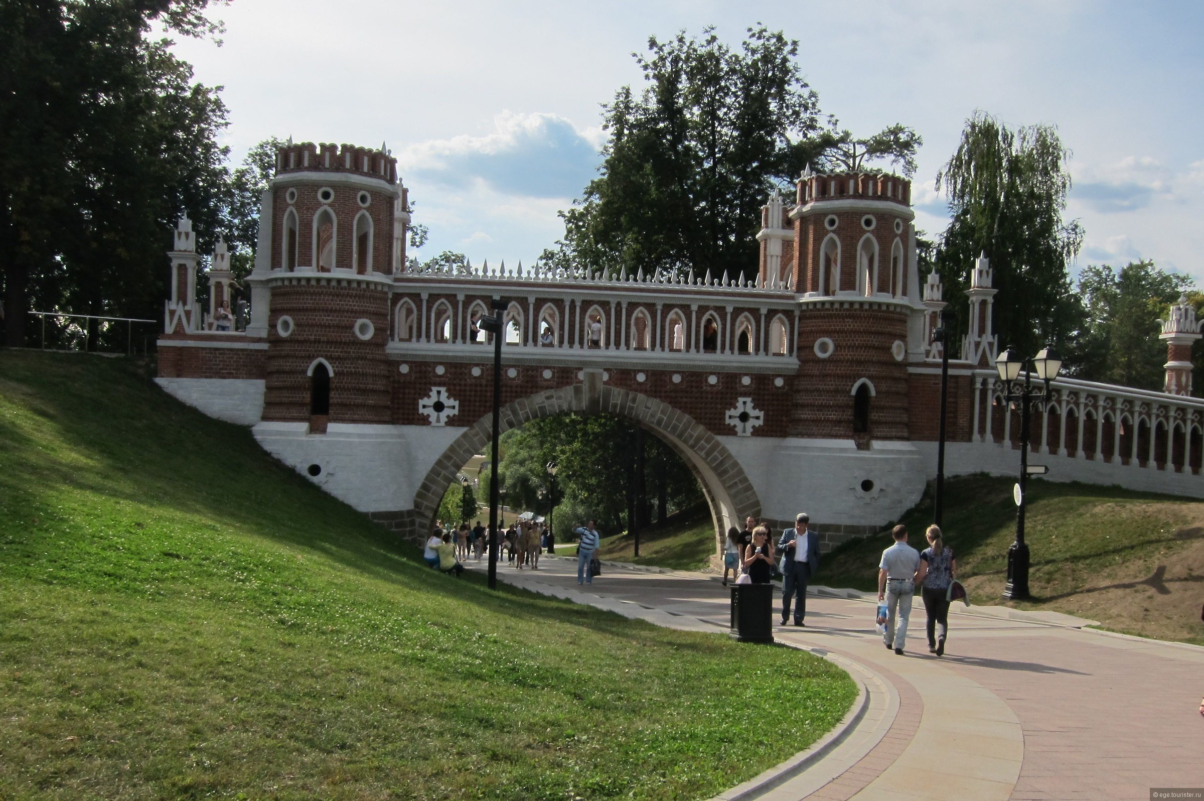 Население царицыно москва. Парк Царицыно в 1998. Черная грязь Царицыно. Царицыно 2011. Царицыно парк дуб.