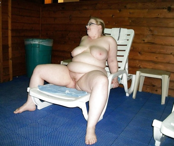 Голые пожилые женщины в бане