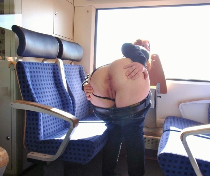 Зрелая разделась в поезде