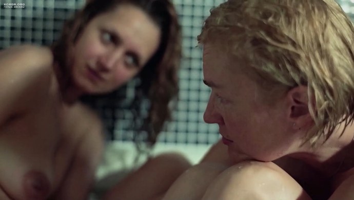 Голые Виктория Толстоганова и Таисия Вилкова