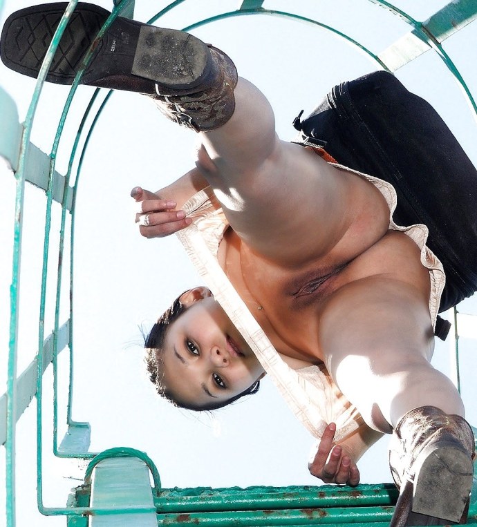 Старые волосатые бабы ссут