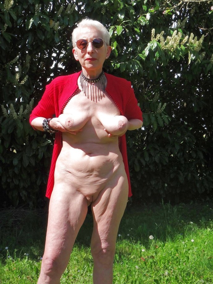 Очень очень старые голые женщины