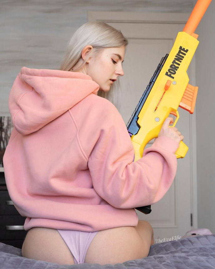 Ева Элфи голос