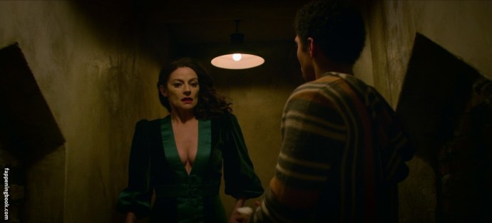 Мишель Гомес в молодости в купальнике