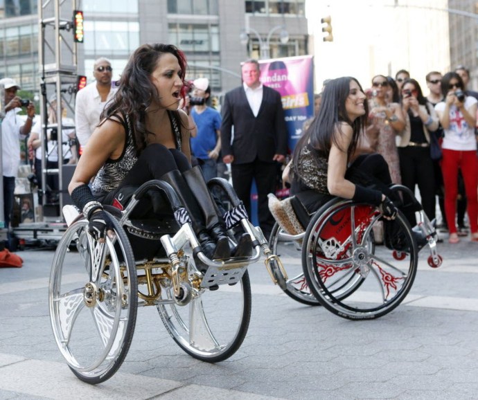 Незрячая женщина