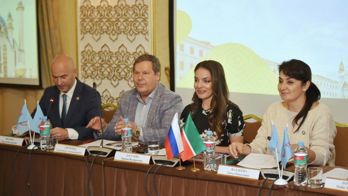 Зарина Догузова фото в купальнике