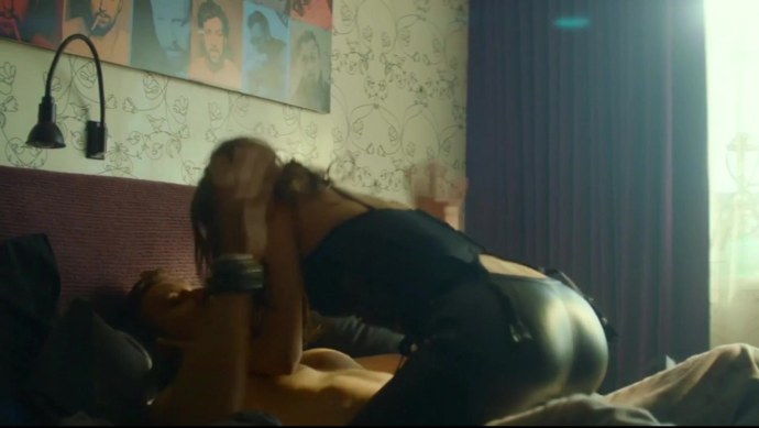 Брюнетка сиськи киска ВК