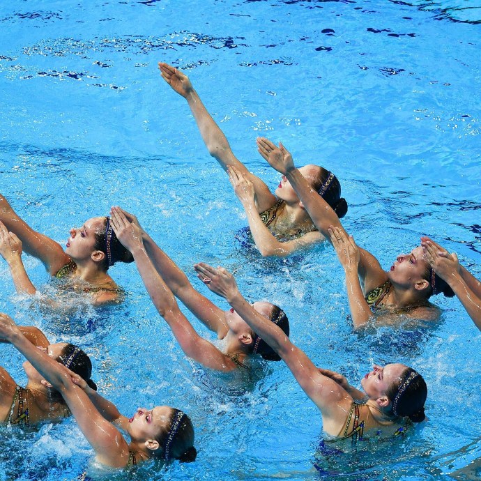 Полина комар синхронное плавание