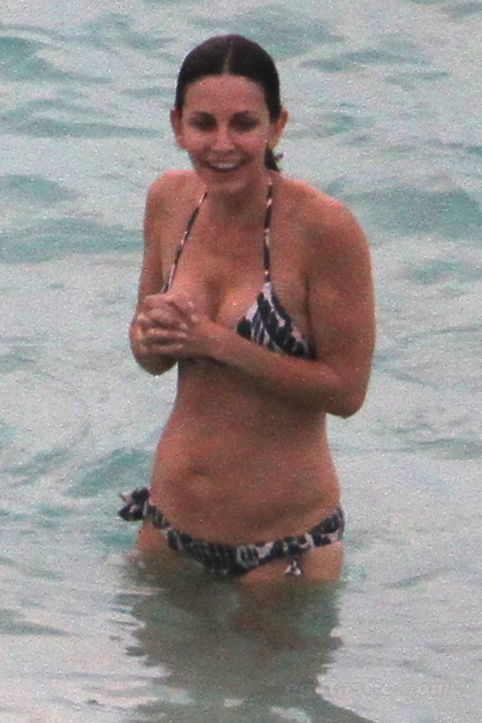 Никки кокс Стартрек