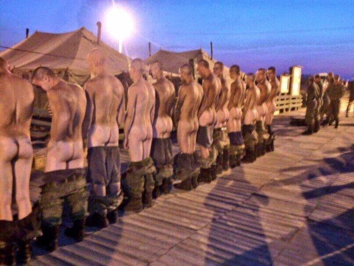 Голые солдаты бисексуалы