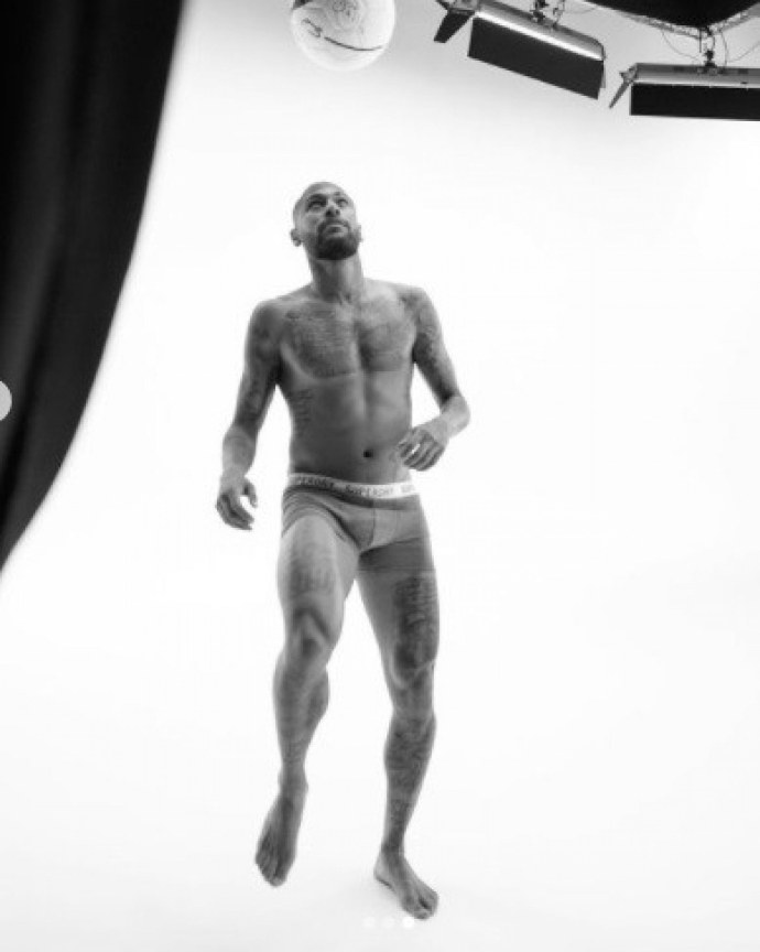 Неймар голый