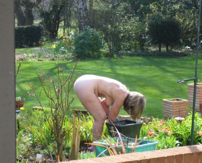 Мастурбация толстушек на природе