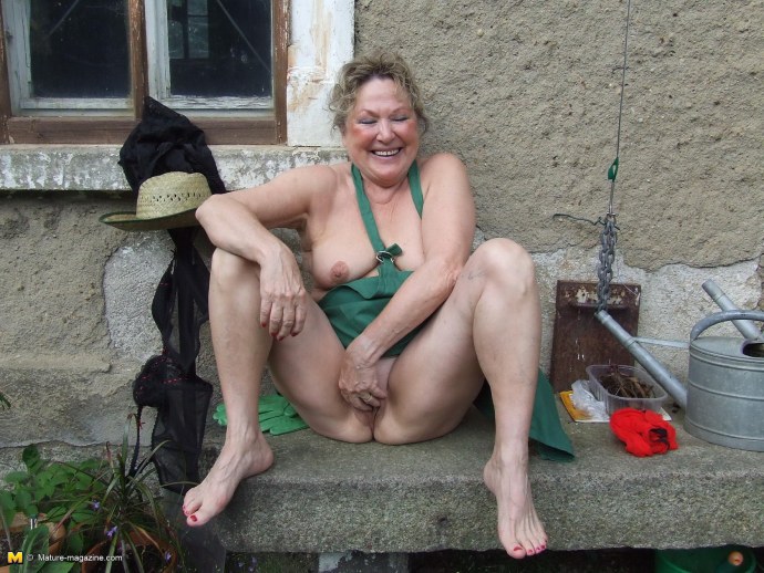 Старые волосатые бабы ссут