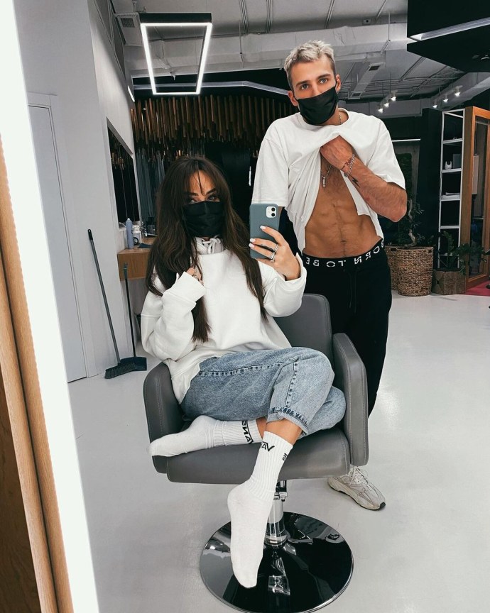 Голая Айза 10 мая 2022 года