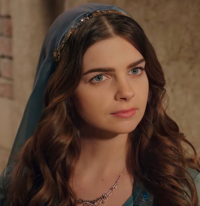 Пенели Карехан в купальнике