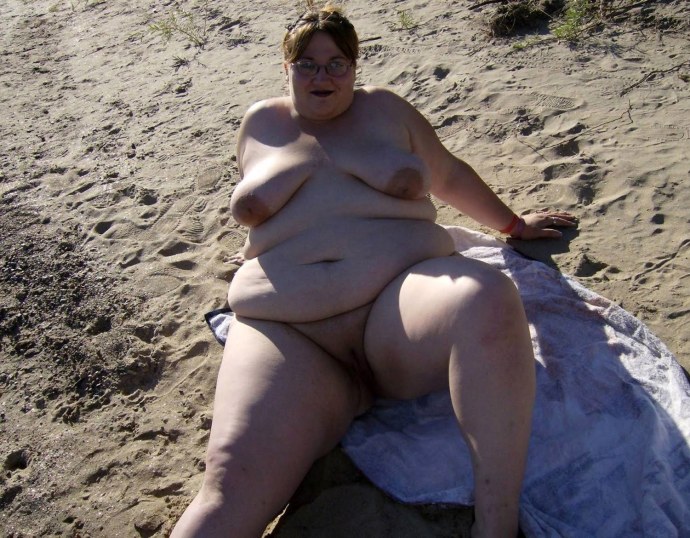 Толстые задницы без трусов