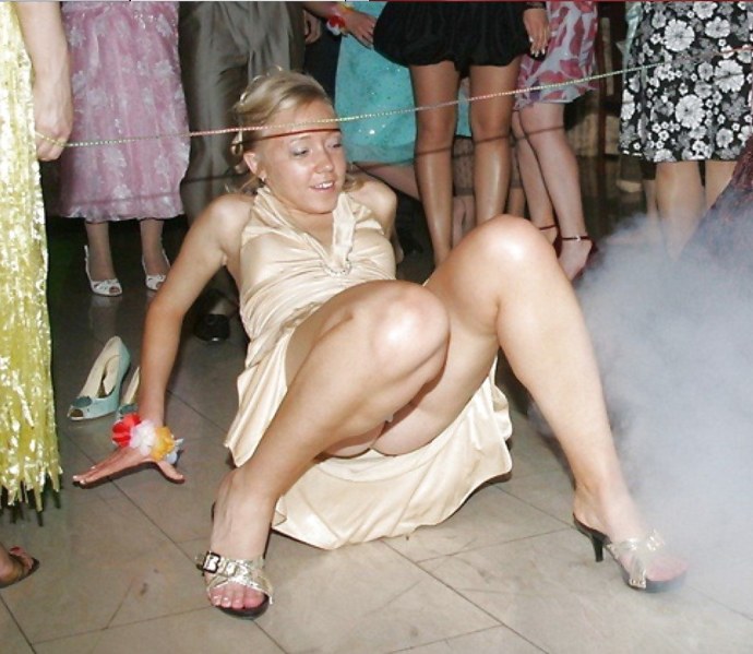 Без трусиков на корпоративе