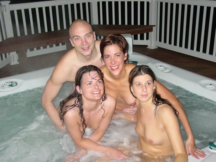 Lina Napoli & Sophie Lynx in a hot Sauna hardcore threesome актеры