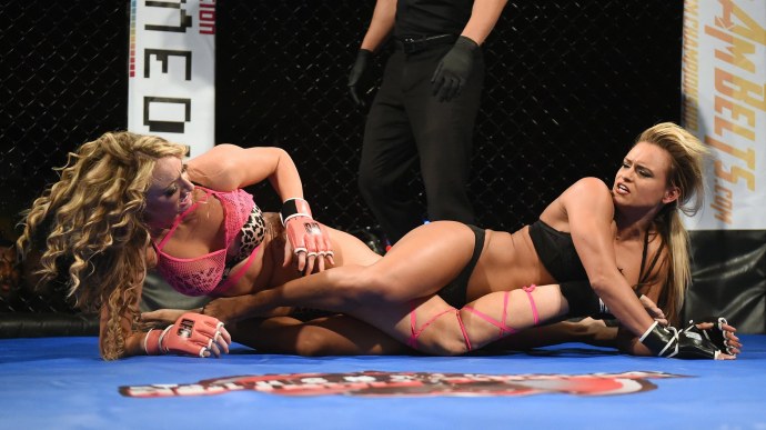 Обложки хоррор книг арт