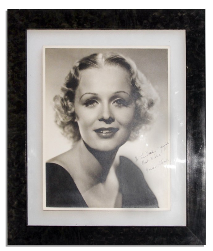 Обнимашки в кровати