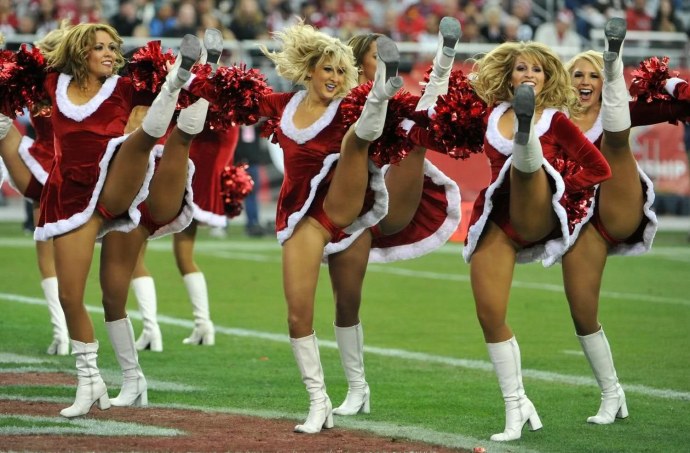 Девушки черлидерши без трусов