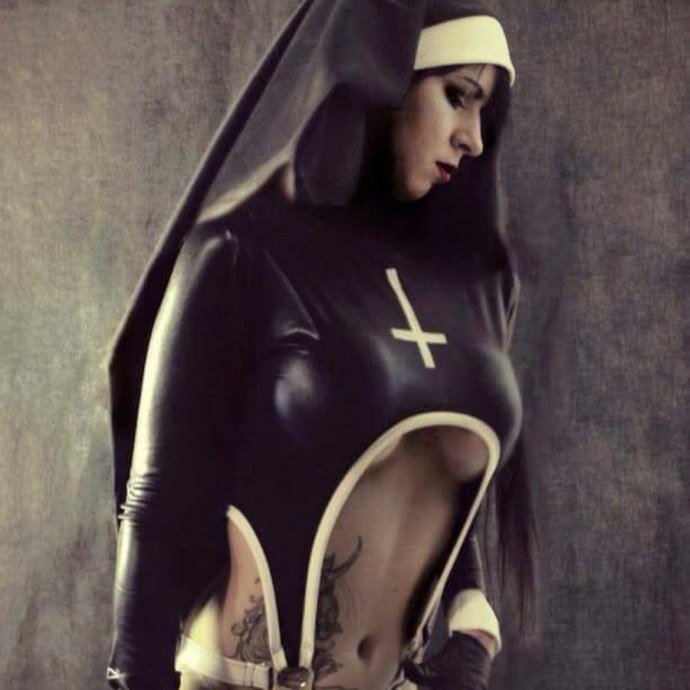 Christina Perri lovestrong