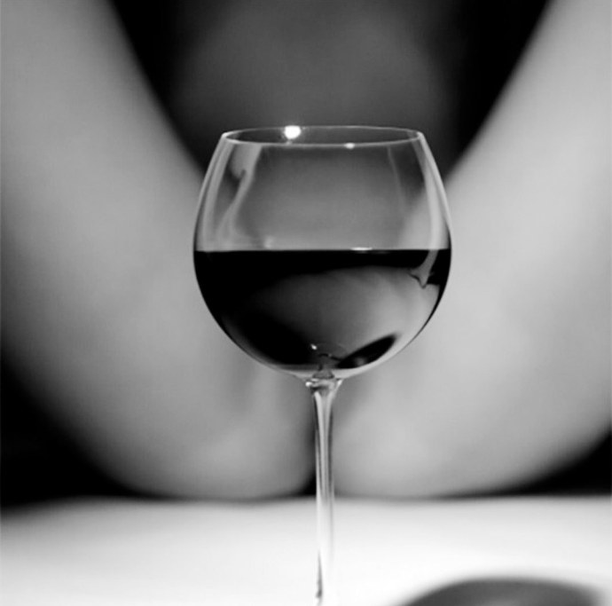 Бокал вина и влагалище