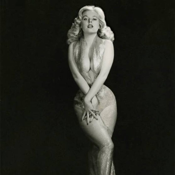 Миа Санд бикини