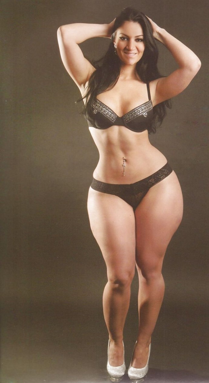 Женщины с осиной талией