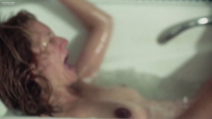 Виктория Толстоганова ню